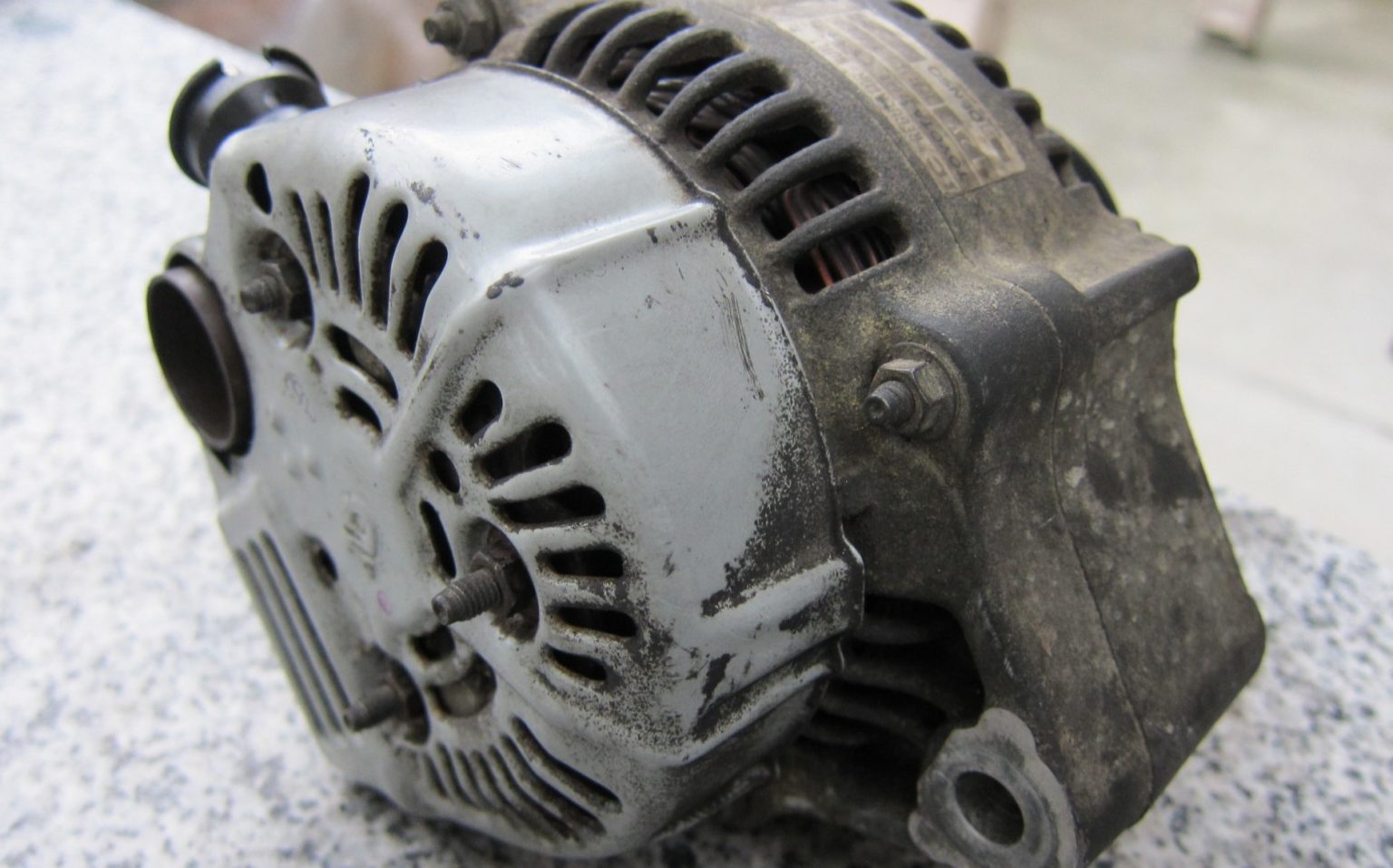 9 Honda Bad Alternator Symptoms To Know (Guide)