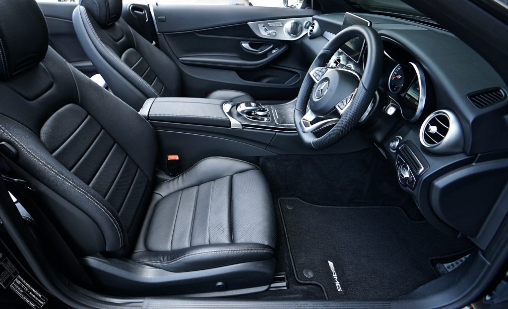 Why Is My Car Floor Wet? (7 Reasons Why) Autoily