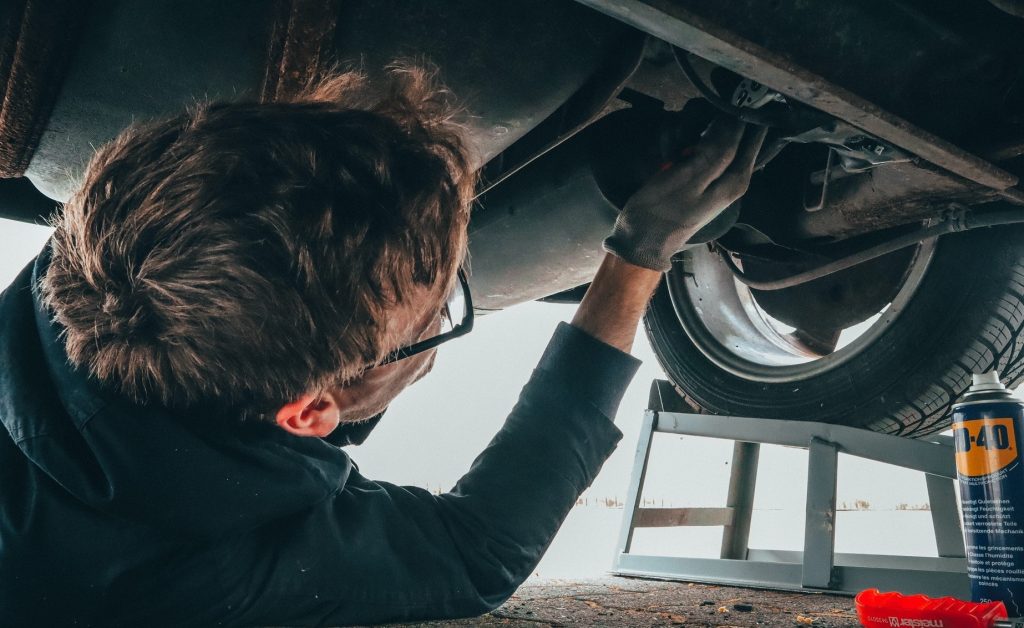 Why Do Cars Leak Oil? (11 Reasons Why) Autoily