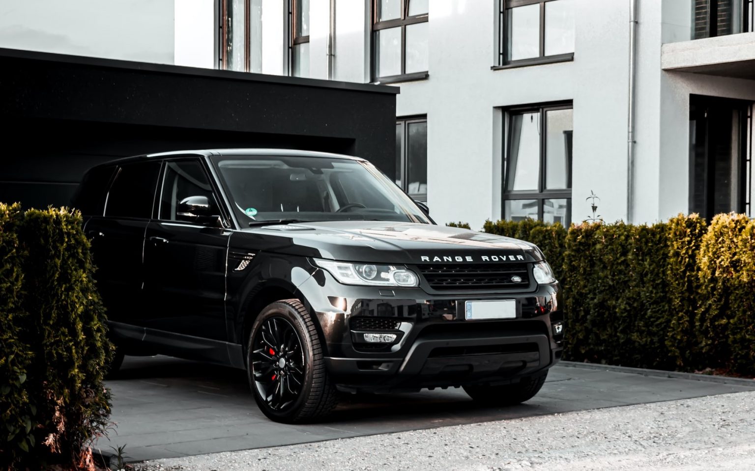 7 Reasons Range Rover Oil Changes Are So Expensive