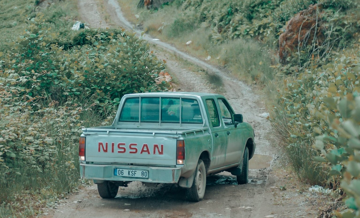 9 Reasons Why Your Truck Squeaks When You Turn