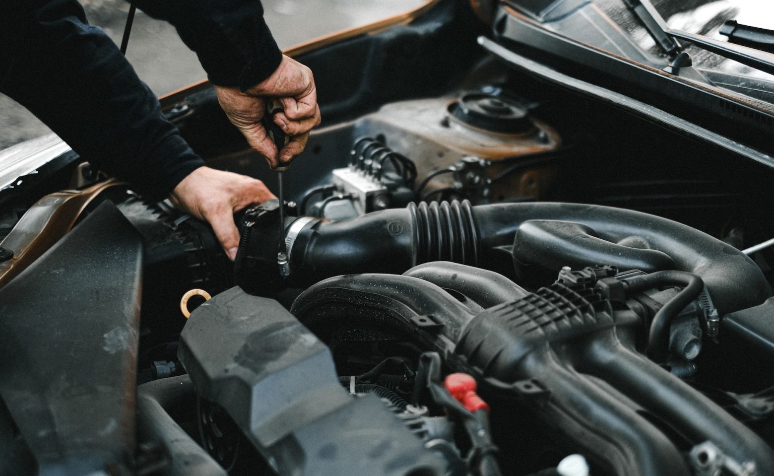 Bad Alternator Bearing Symptoms (9 Things To Know)