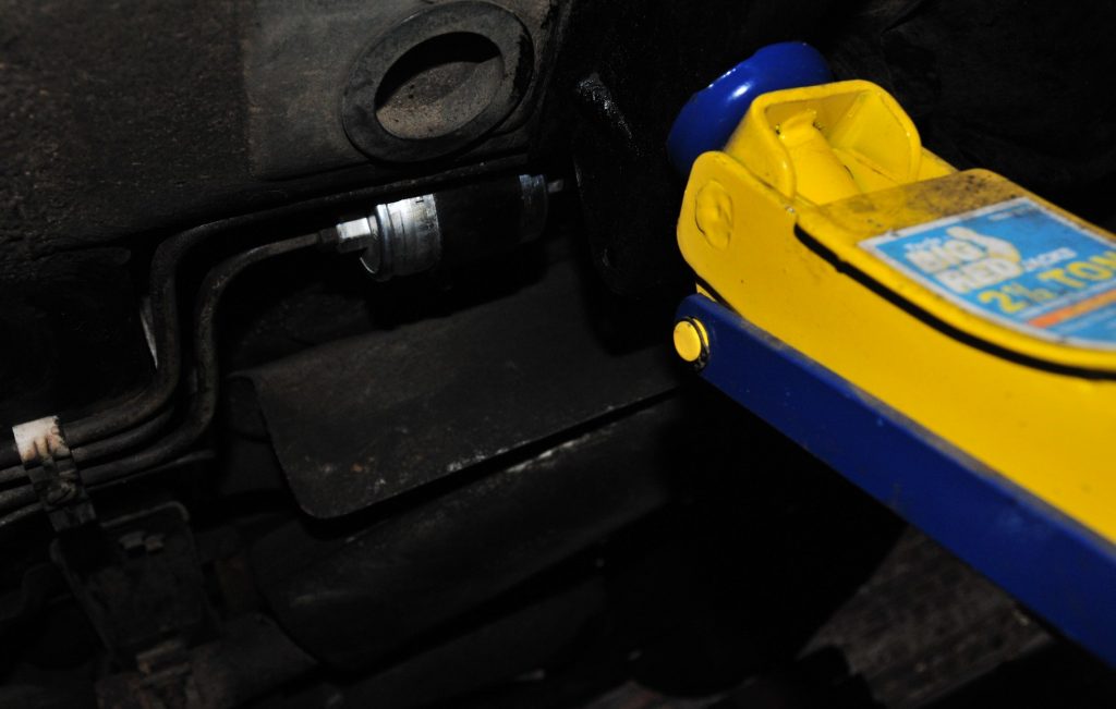 Water In Fuel Filter Symptoms (9 Telltale Signs)