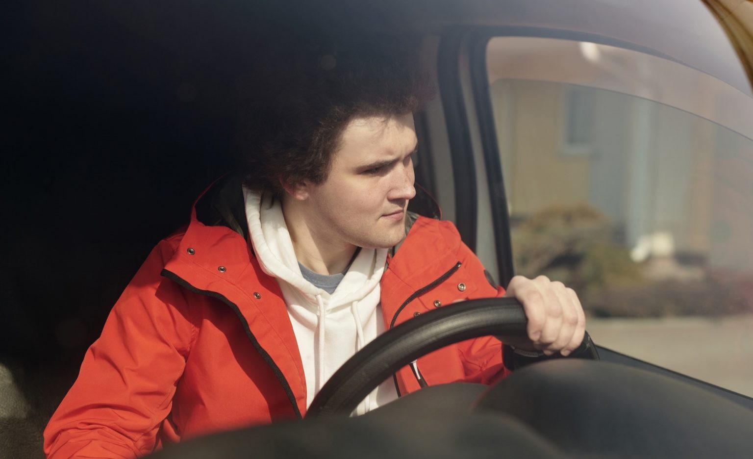 9 Reasons Your Car Smells Like Exhaust When Idling